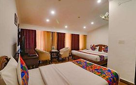 Fabhotel Stay Comfort Mall Road
